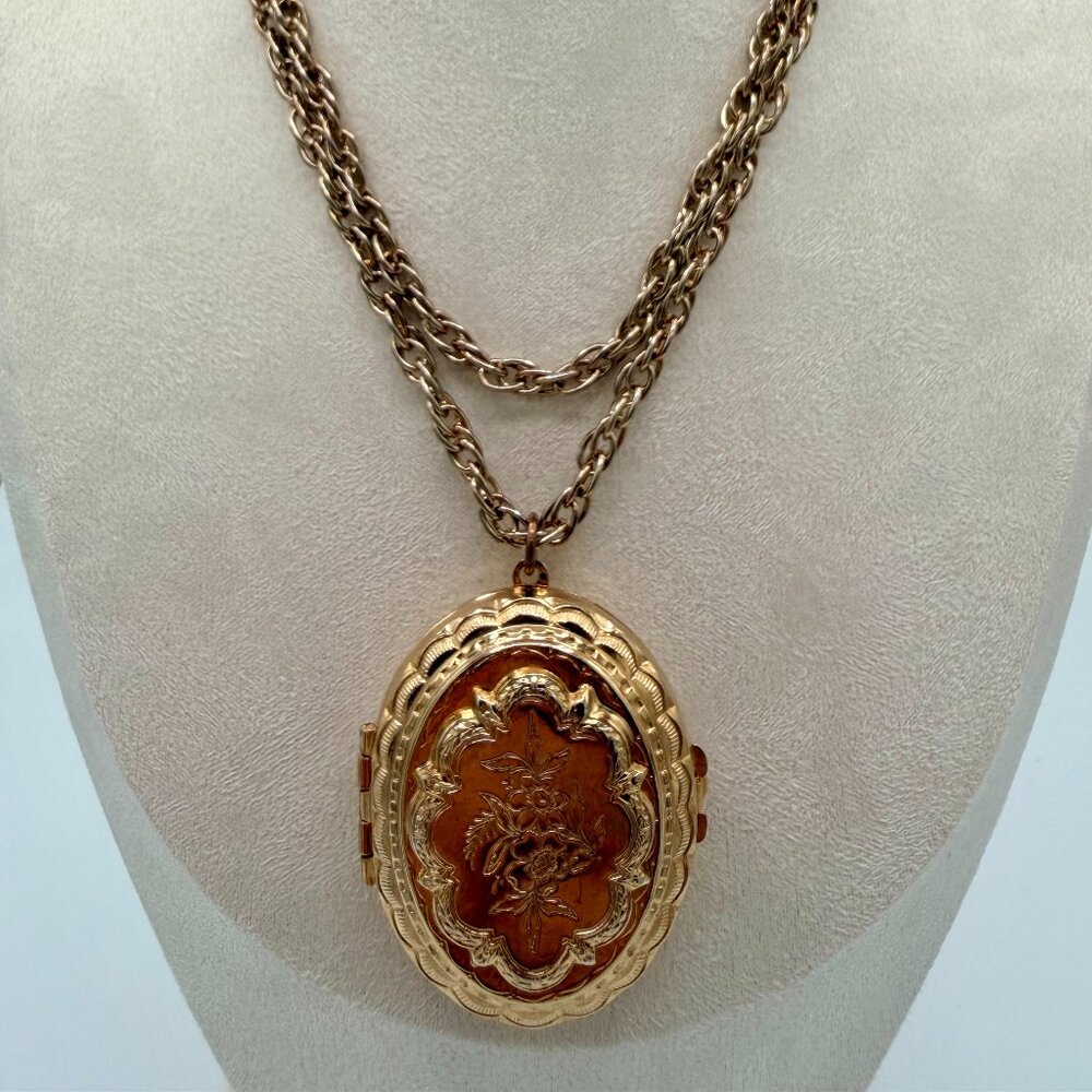 Large VTG Gold Tone Oval Locket Necklace | Ornate Floral Engraving | Approx. 22"